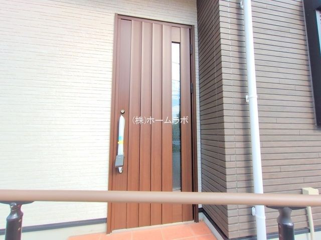 【新築】坂戸市溝端町新築住宅 全1棟の玄関|ナチュラルな玄関ドア