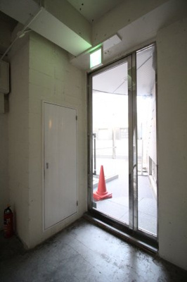 【玄関】 | デコールビル