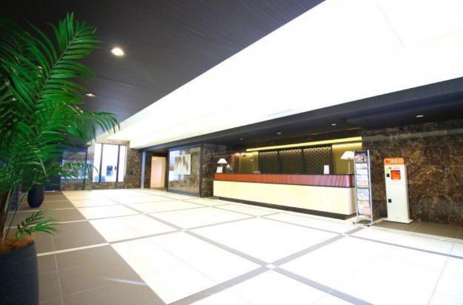 プレサンスレジェンド六地蔵のエントランス