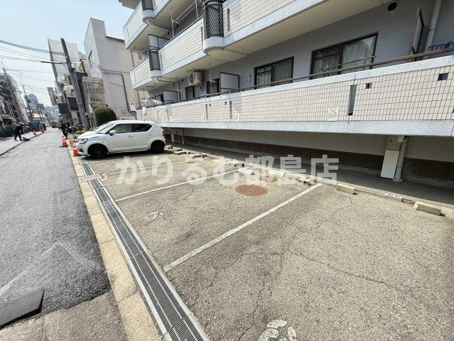 メゾンパートIの駐車場