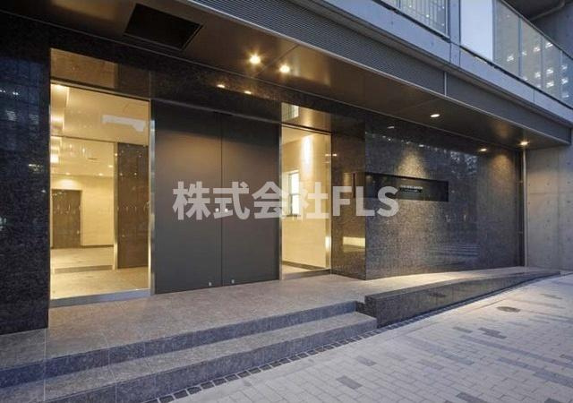 千代田区神田淡路町２丁目の賃貸マンションのエントランス