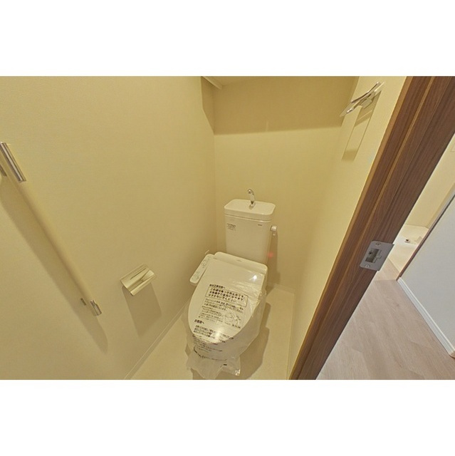 サンメゾン岐阜長良エルド301号室のトイレ