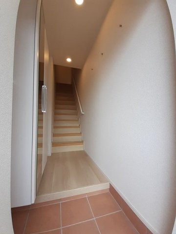 シャルム泗水５番館　Ｃの玄関