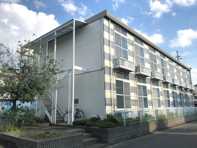 レオパレスセレザの外観