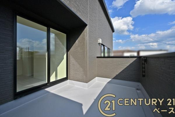 リナージュ鴨口町 ２号棟 ／新築一戸建のバルコニー|■現地撮影写真■日当たりのよい広々としたバルコニー！