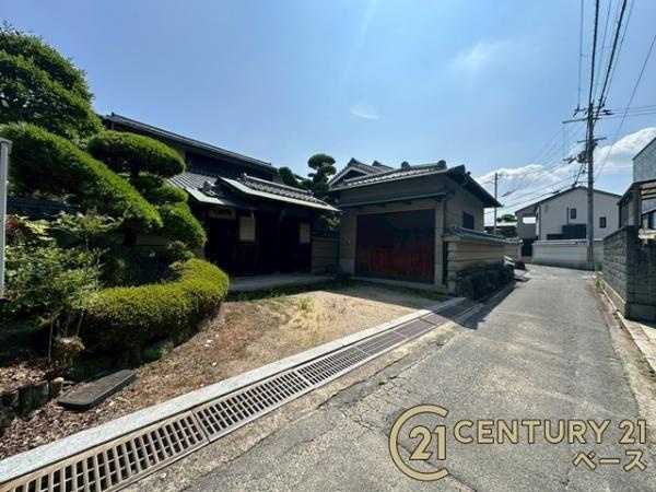 大和高田市礒野町　一戸建の前面道路含む現地写真