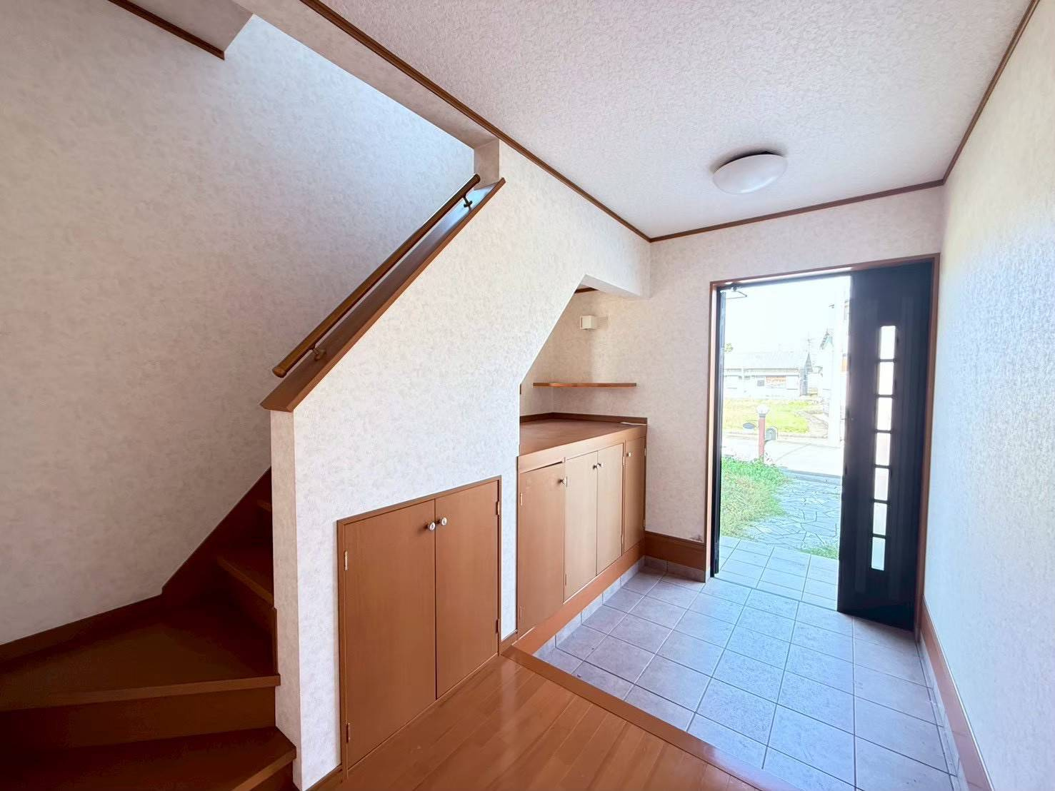 岩出市湯窪・中古戸建・115890の玄関