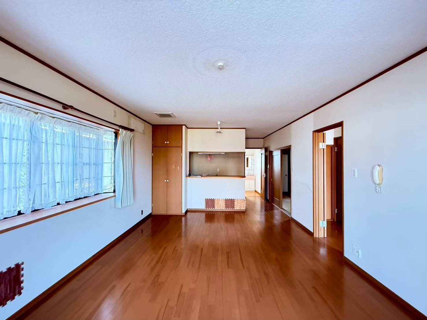 岩出市湯窪・中古戸建・115890の居間・リビング