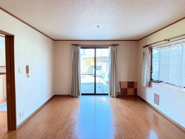 岩出市湯窪・中古戸建・115890の居間・リビング