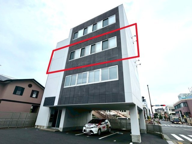 シャインスリービル