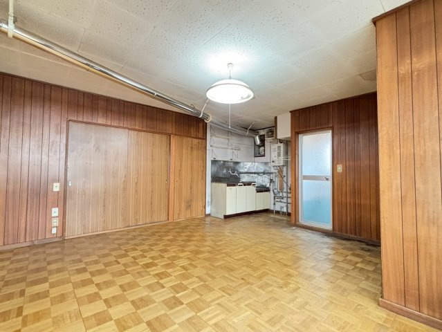 宝生マンションの居間・リビング