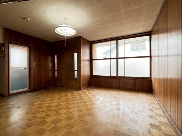 宝生マンションの居間・リビング