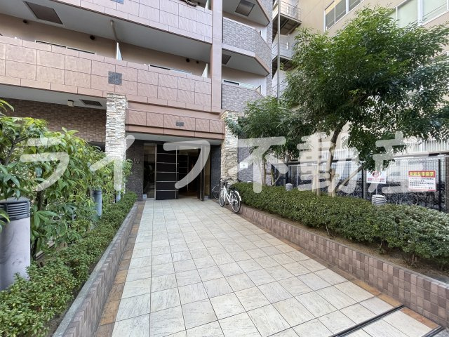 レガーロ布施のエントランス|落ち着いたエントランスです