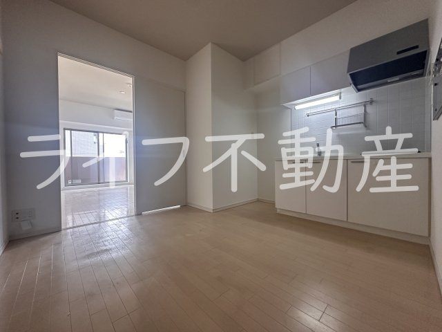 レガーロ布施の居間・リビング|こちらのリビングで趣味の時間をお楽しみください