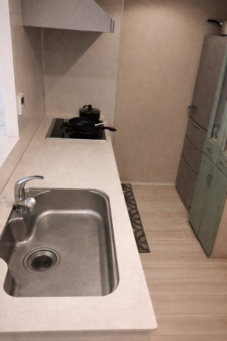 アンビシャス西川口のエントランス|オートロックと防犯カメラが設置されているので、防犯面も安心です。