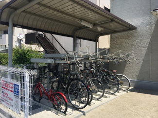 【その他共用部分】 | スカイハイツ | 屋根付きの駐輪場です