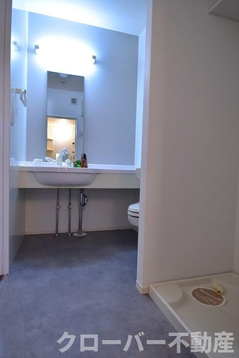 サンライズ豊益 西大浜の洗面所|洗髪洗面化粧台・室内洗濯機置場