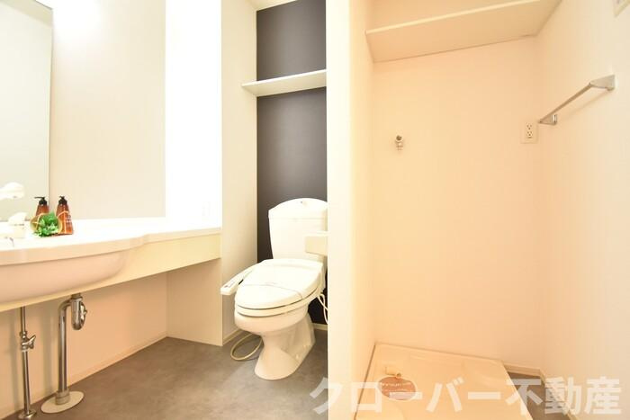 サンライズ豊益 西大浜のトイレ|洗髪洗面化粧台・室内洗濯機置場