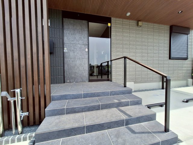 ライトガーツェおおたかのエントランス