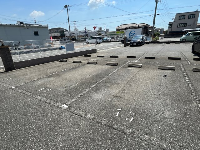 ル・シエルの駐車場