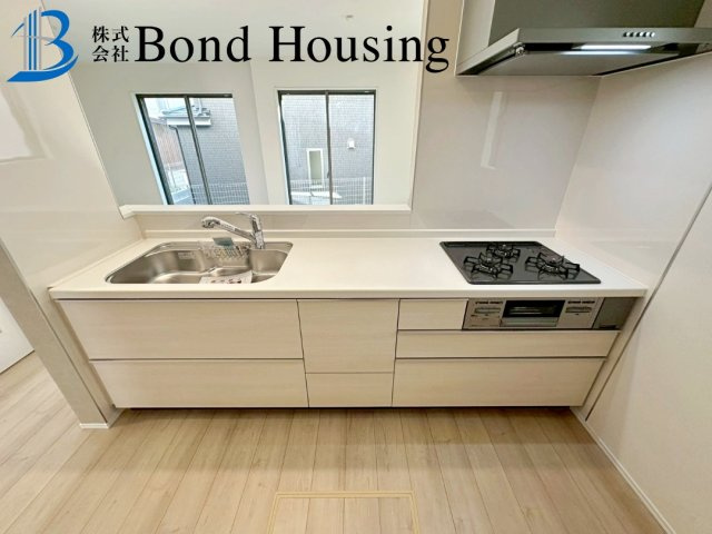 南向きで陽当たり良好　南多聞台3丁目　新築3区画　Ｂ号棟のキッチン