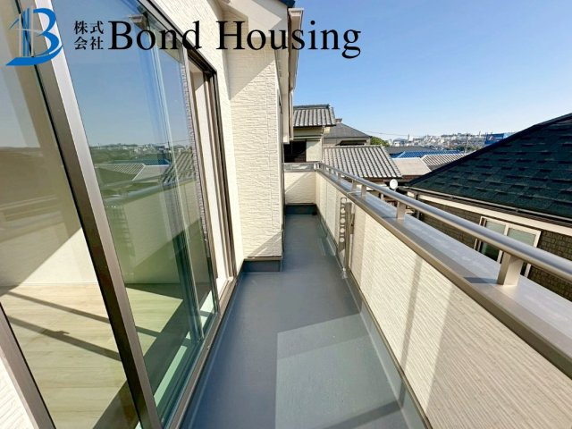 南向きで陽当たり良好　南多聞台3丁目　新築3区画　Ｂ号棟のバルコニー