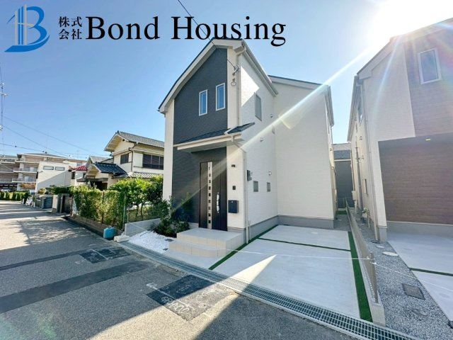 南向きで陽当たり良好　南多聞台3丁目　新築3区画　Ｂ号棟の駐車場