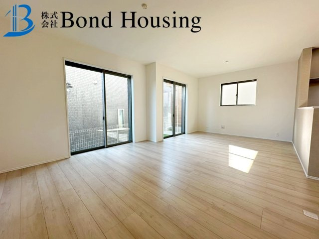 南向きで陽当たり良好　南多聞台3丁目　新築3区画　Ｂ号棟の居間・リビング