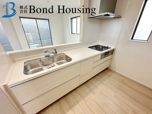 南向きで陽当たり良好　南多聞台3丁目　新築3区画　Ｂ号棟のキッチン