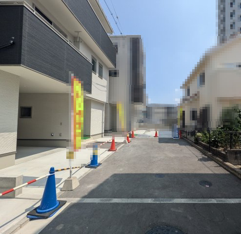 【前面道路含む現地写真】