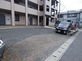 【駐車場】