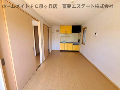 【居間・リビング】 | モアエクレールA棟 | リビングと洋室の戸を閉めたとき