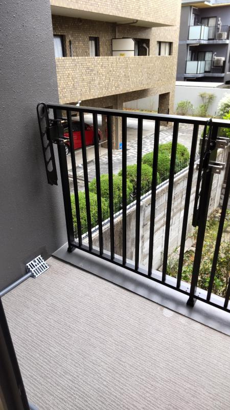 ウィーブス御所西のバルコニー