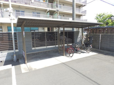 【その他共用部分】 | エタージュ | 屋根付き駐輪場