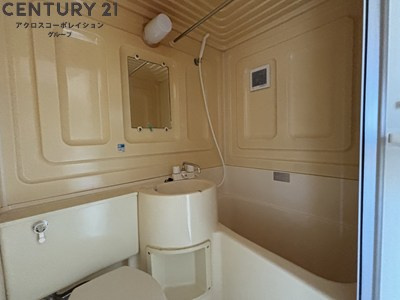 シンプルで機能的なユニットバスです！