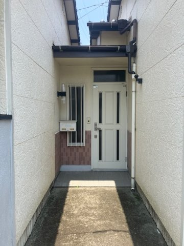 久留米市野中町の一戸建てのエントランス
