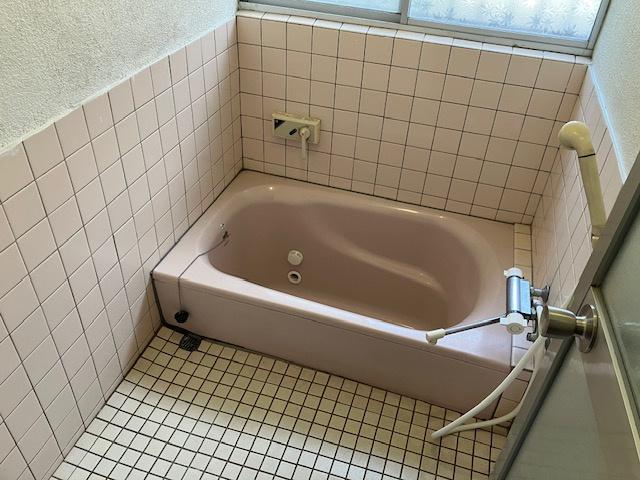 久留米市野中町の一戸建ての浴室