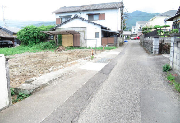 本郷1丁目　売土地の前面道路含む現地写真