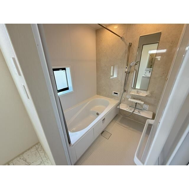 Ｋｏｌｅｔ東村山＃０４の浴室