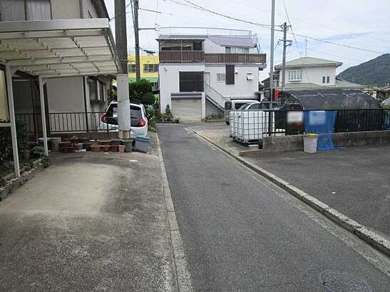 【前面道路含む現地写真】