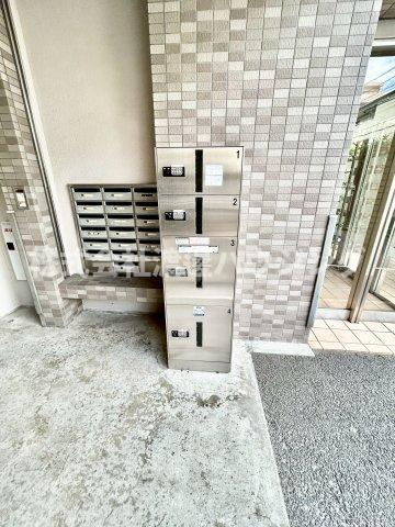 シュワーブ穂波の設備|宅配BOX付き