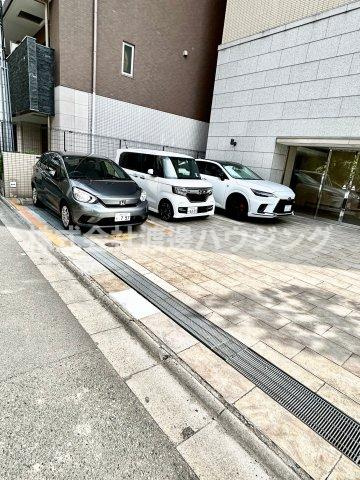 アーデン江坂Ⅱの駐車場