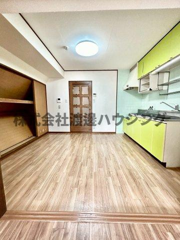 ミダスハイツの居間・リビング