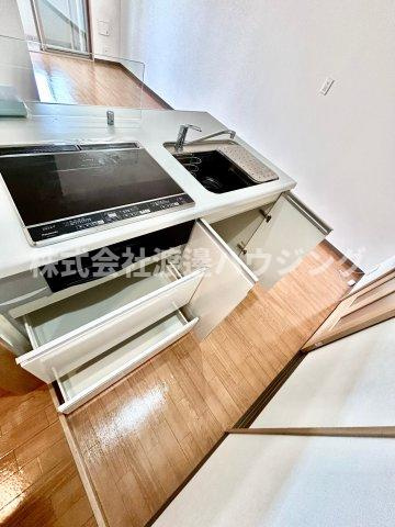 第21関根マンションのキッチン|キッチン下収納