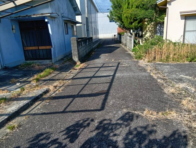 政枝町3丁目　売土地の前面道路含む現地写真
