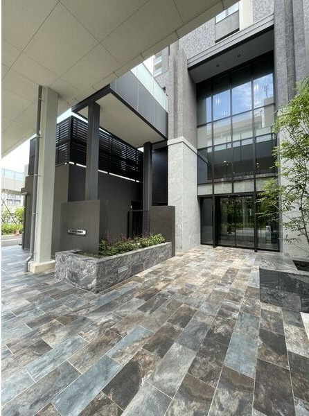 レーベン南大高 ＴＨＥ ＯＮＥのエントランス