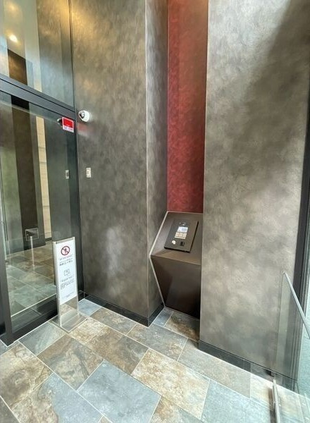 レーベン南大高 ＴＨＥ ＯＮＥのエントランス