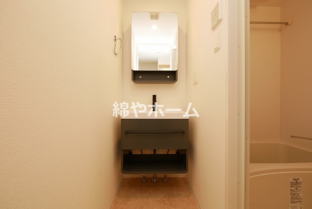 セレニテ日本橋ミラク の独立洗面台|独立洗面台で身支度をすべて済ませてしまいましょう