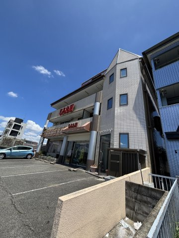 井上マンションの外観