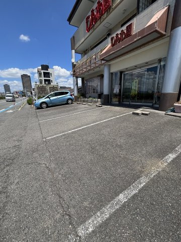 井上マンションの駐車場